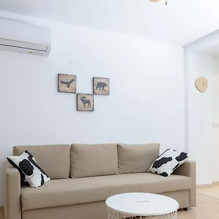 Beachfront Boutique - Eden Building Apartman