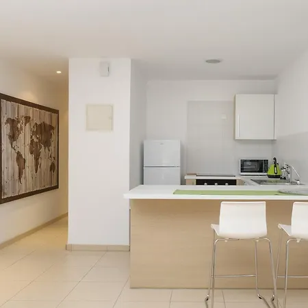 Beachfront Boutique - Eden Building Apartman Limassol
