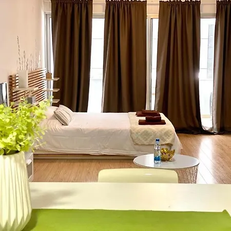Beachfront Boutique - Eden Building Apartman